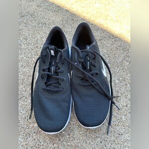 Nike - black size 8 casual sneakers